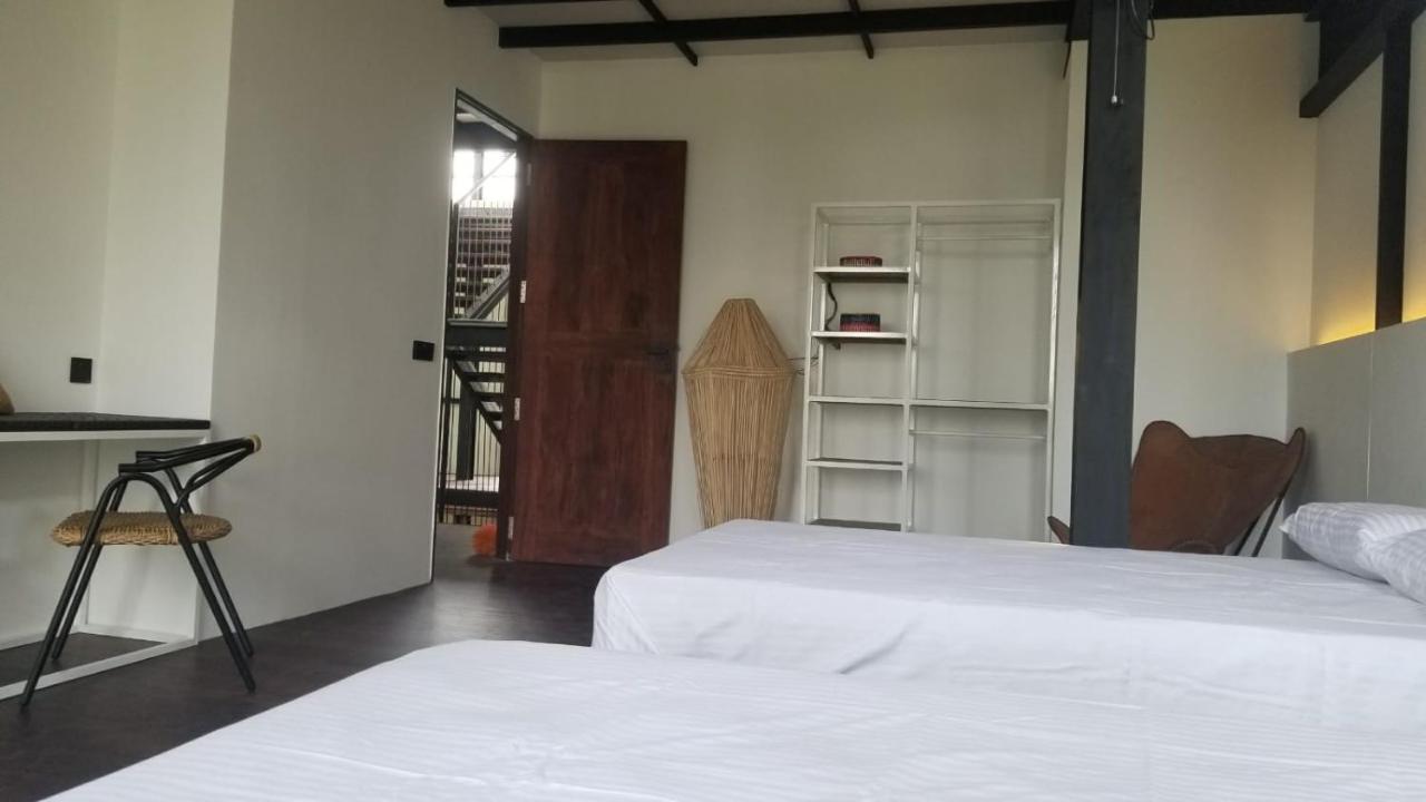 Colive Ahangama Habitación foto